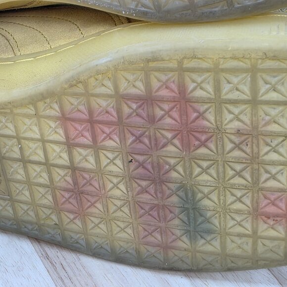 PUMA Suede x Haribo Low Mimosa Size 12 Men's Sneakers EUC - Picture 9 of 11